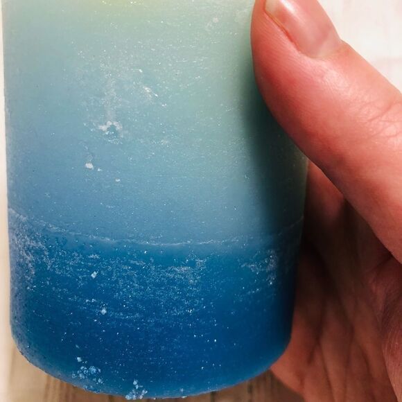 Handcrafted Timber Scented Candle (Blue) - Picture 9 of 12